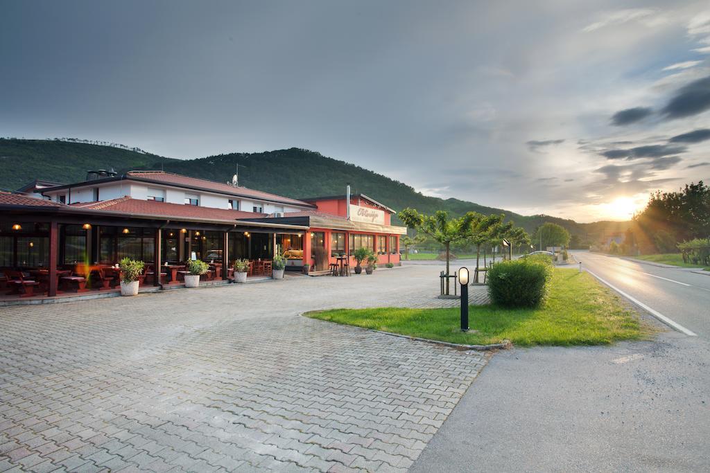 Guesthouse Osterija Branik Экстерьер фото